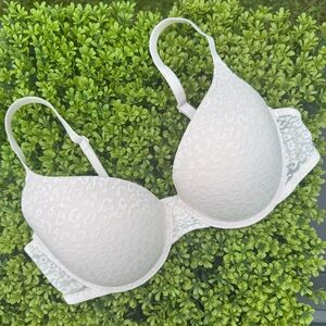 PINK Victoria's Secret Cream Lace Bra